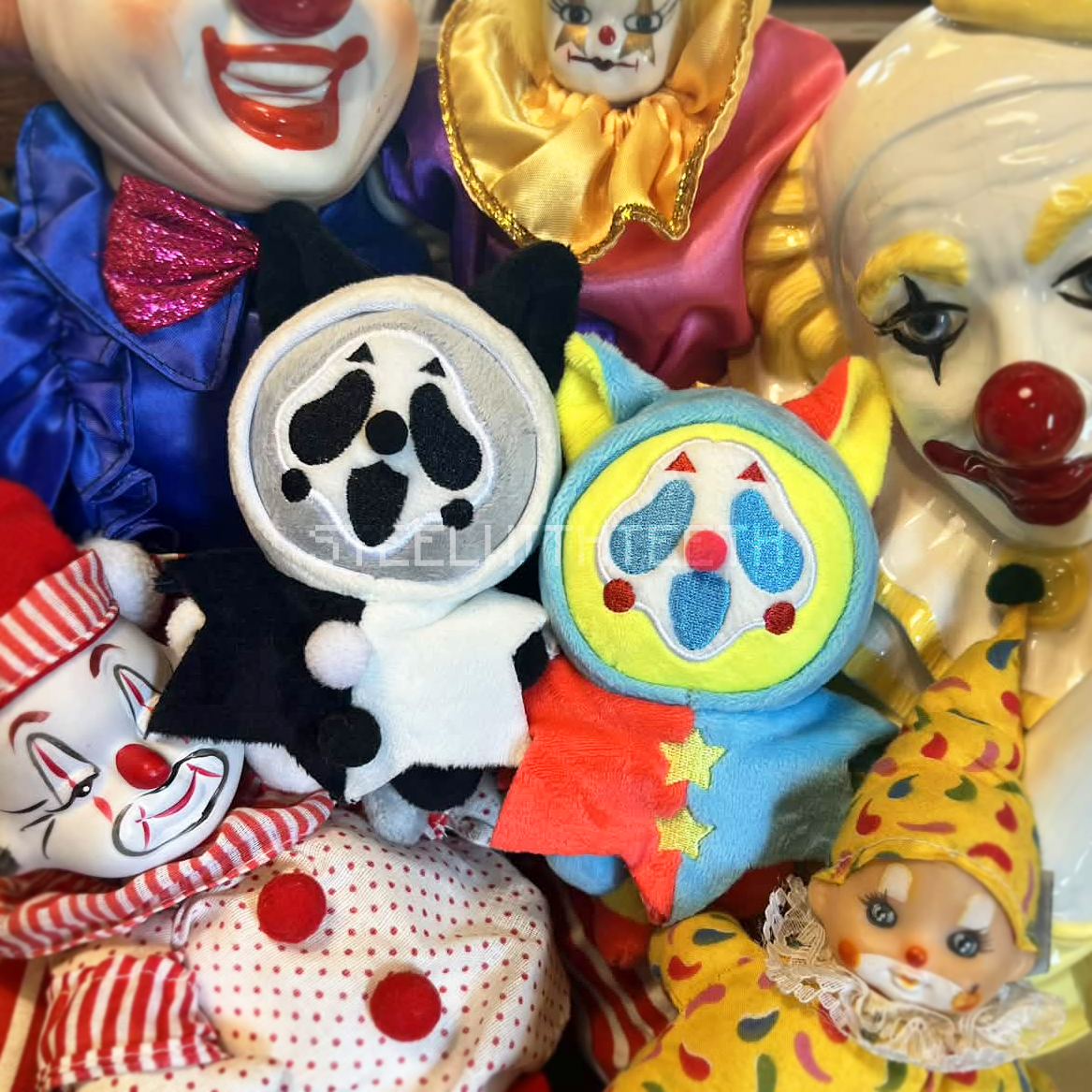Old Quilt ClownとLIttle Patch ベア２体セット PREORDER] GHOSTCAT PLUSH KEYCHAIN V2: CLOWN – STEELWITHTEETH